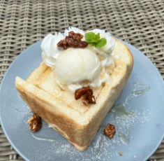 自家製パンのハニートースト