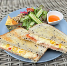 【Lunch】Nanの木フレッシュトマトのピザ